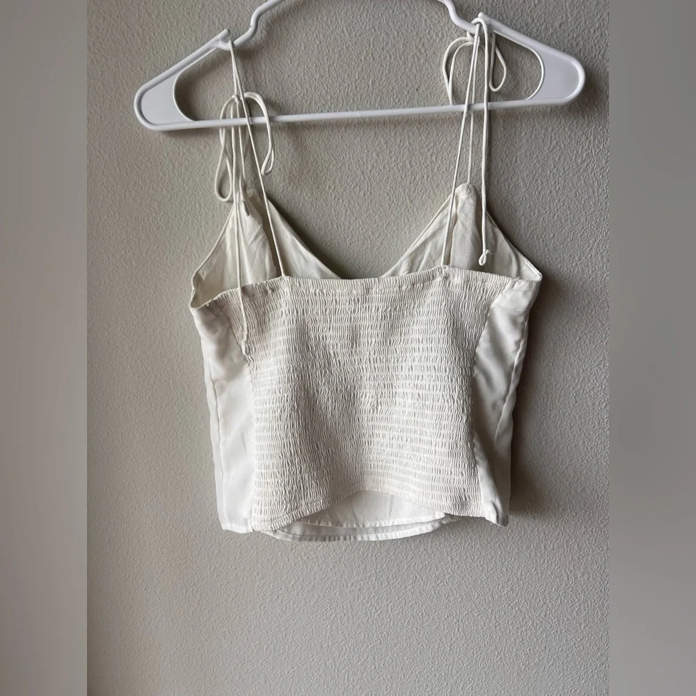 Abercrombie & Fitch Tie Strap Camisole. Women’s Size Medium. - Picture 2 of 3